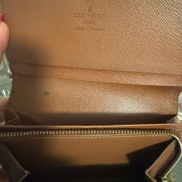 Louis Vuitton Vintage Wallet - Picture 5 of 9